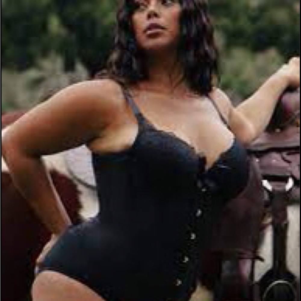 Savage x fenty black lace corset NWT size 1x